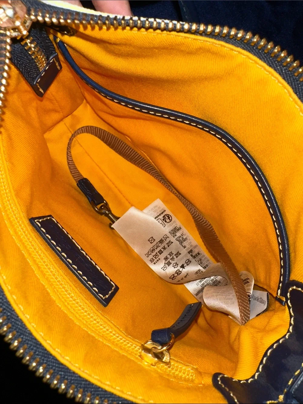 Disney Dooney Burke Finding Nemo crossbody bag - Picture 7 of 7
